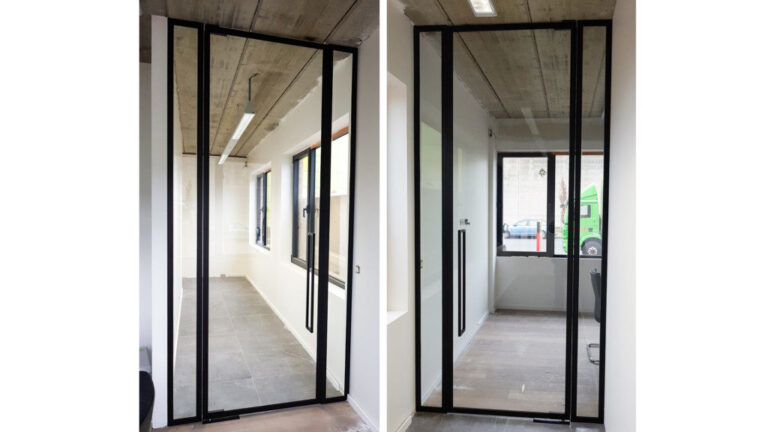 Kantoor: Glazen deuren met steellook